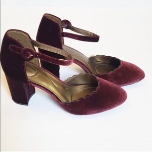 Bandolino Velvet Heels Size 7
